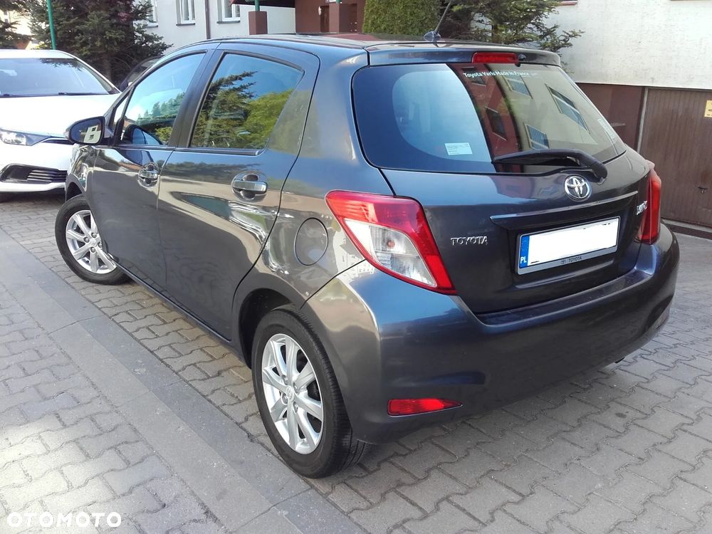 Toyota Yaris - 12