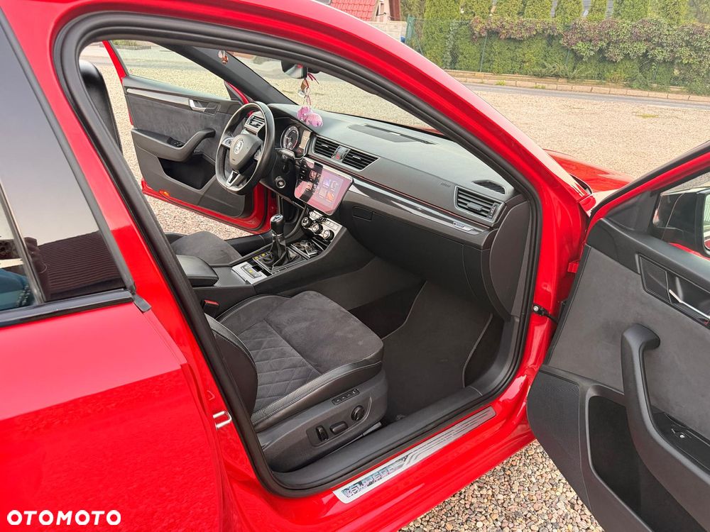 Skoda Superb 2.0 TDI Sportline - 13