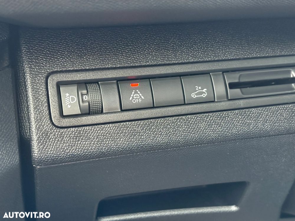 Peugeot 3008 PureTech 130 Stop & Start GPF EAT8 Crossway - 17
