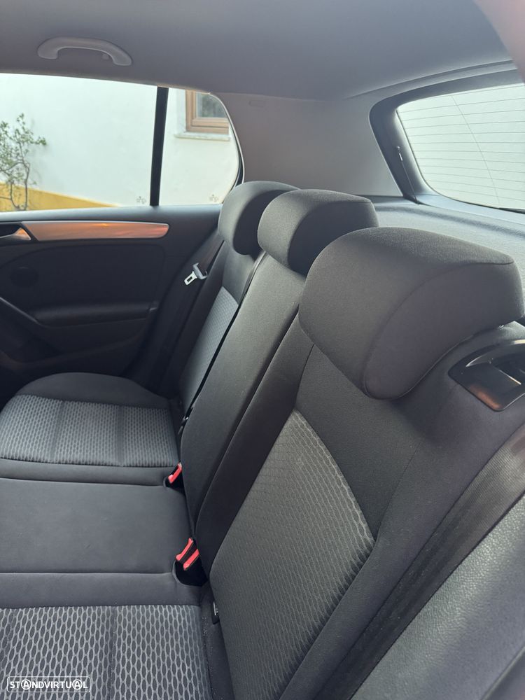 VW Golf 1.6 TDI Confortline - 12