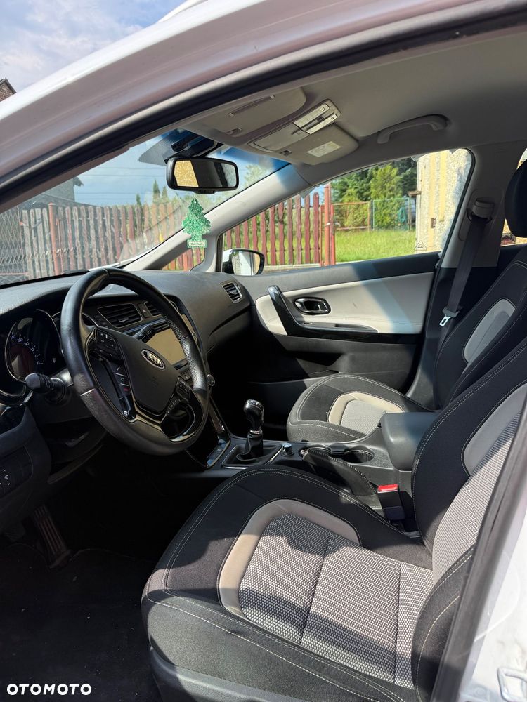 Kia Ceed - 9