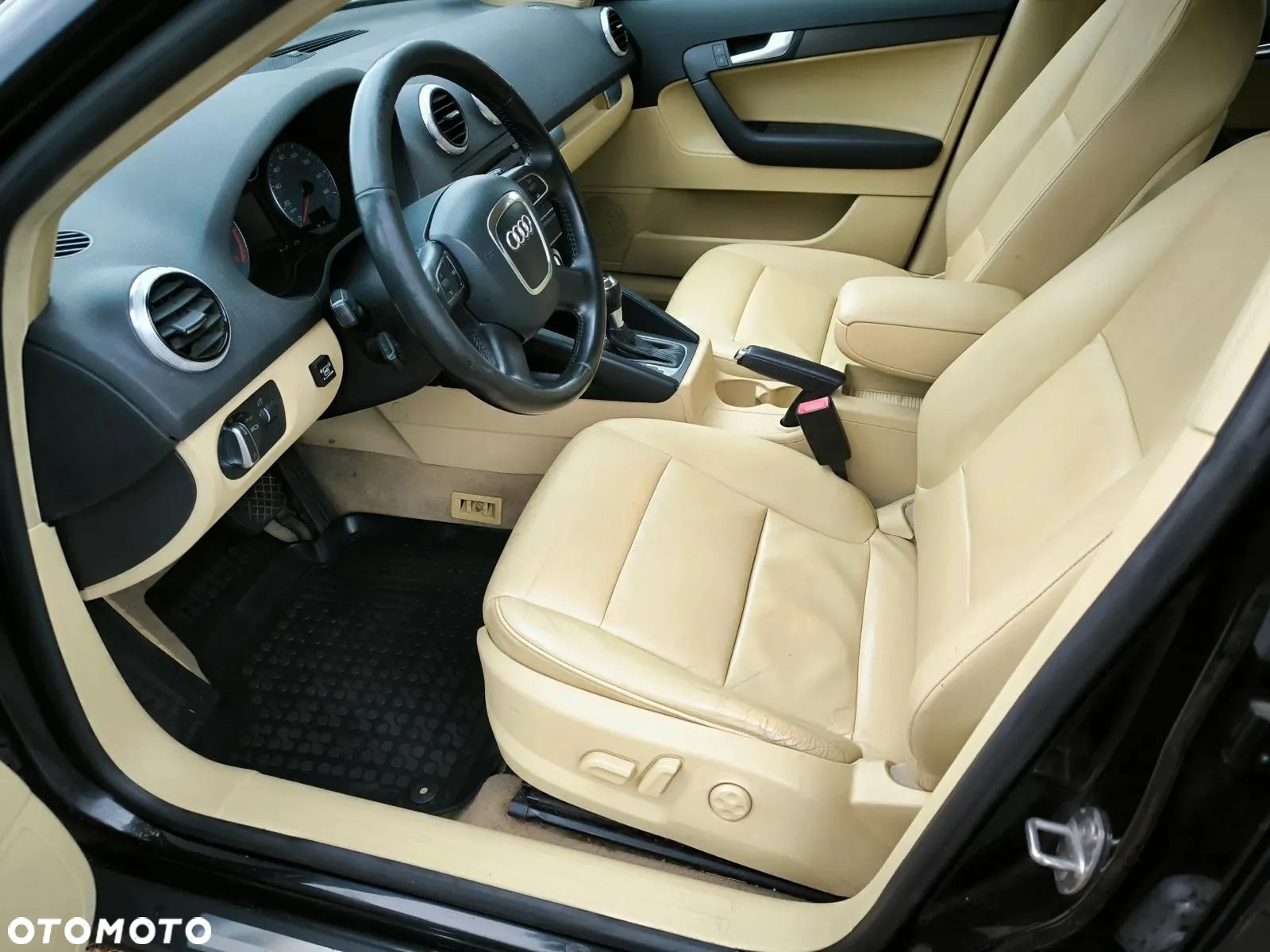 Audi A3 2.0 TFSI Ambition S tronic - 2