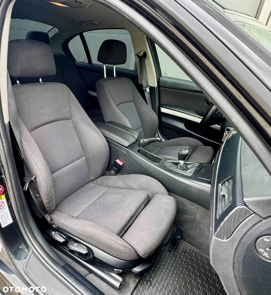 BMW Seria 3 318d Sport Line - 11