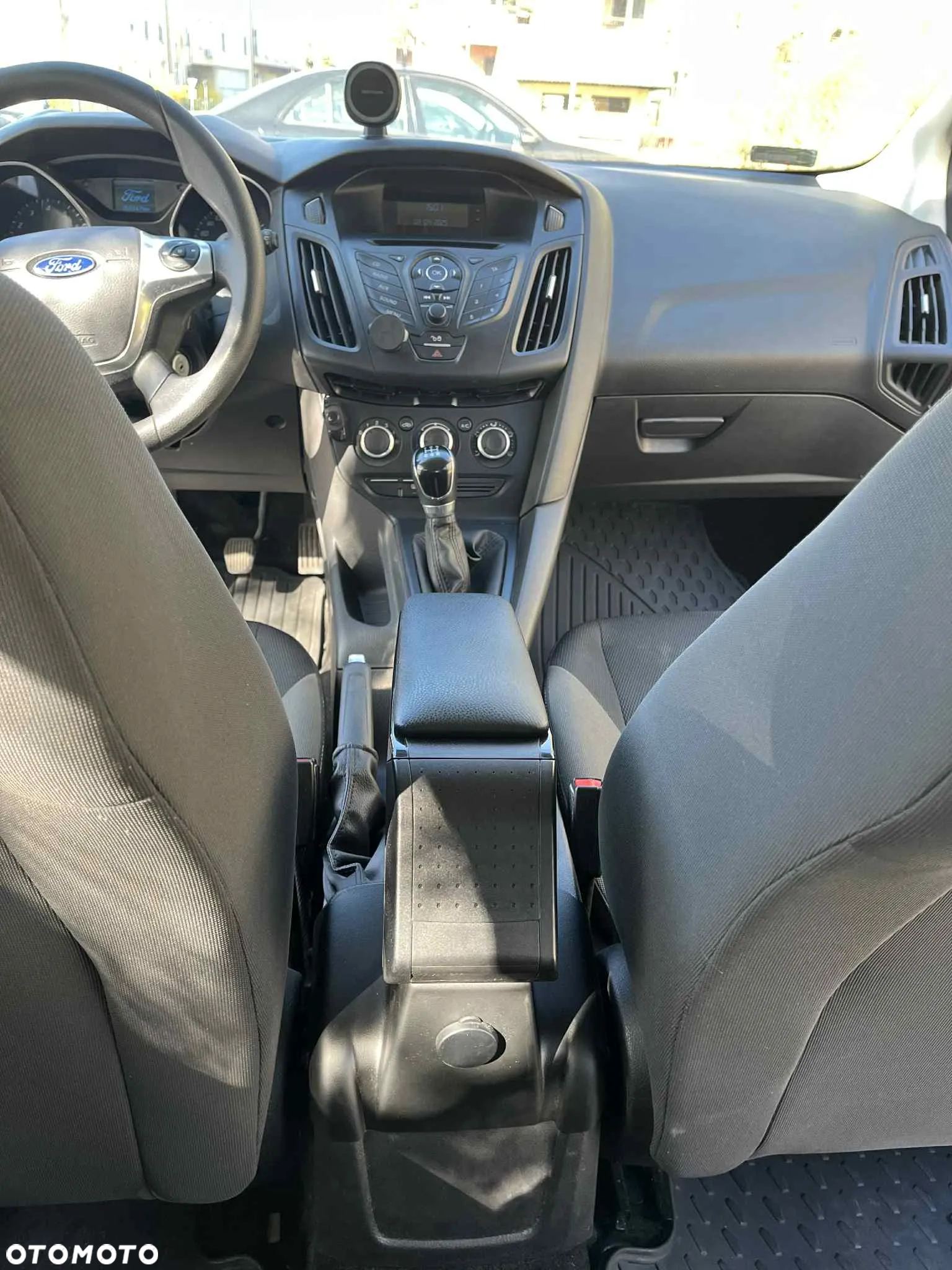Ford Focus 1.6 Ambiente Start - 9