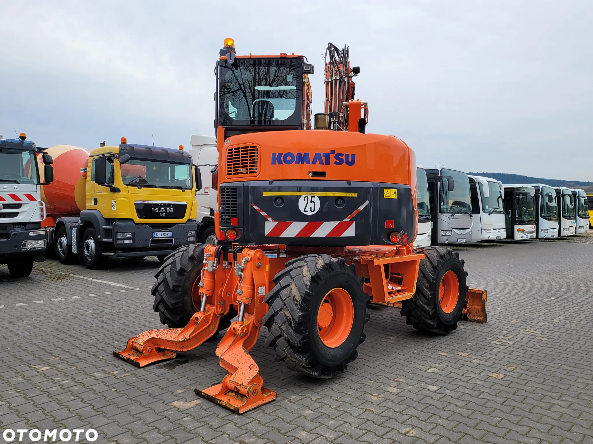 Komatsu PW98 MR8 / SPROWADZONA Z FRANCJI / 6 880 MTH / 2014 ROK / - 11