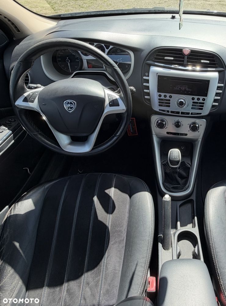 Lancia Delta 1.6 MultiJet 16v Silver - 14