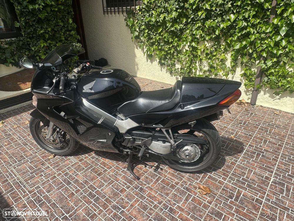 Honda VFR - 1
