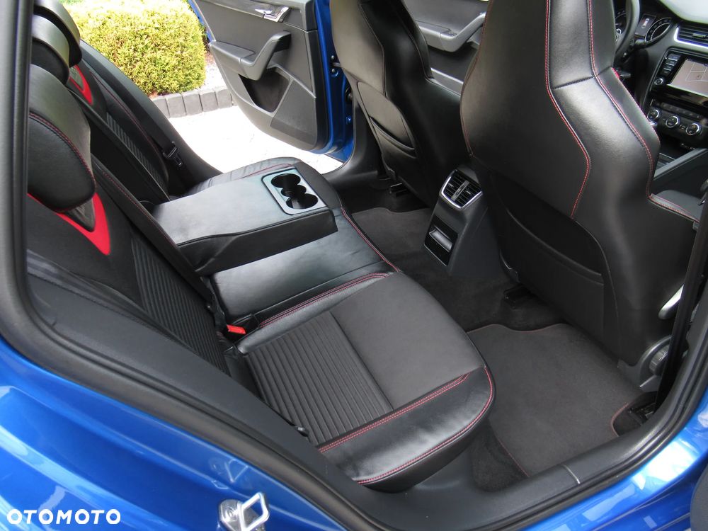 Skoda Octavia 2.0 TDI 4x4 DSG RS - 38