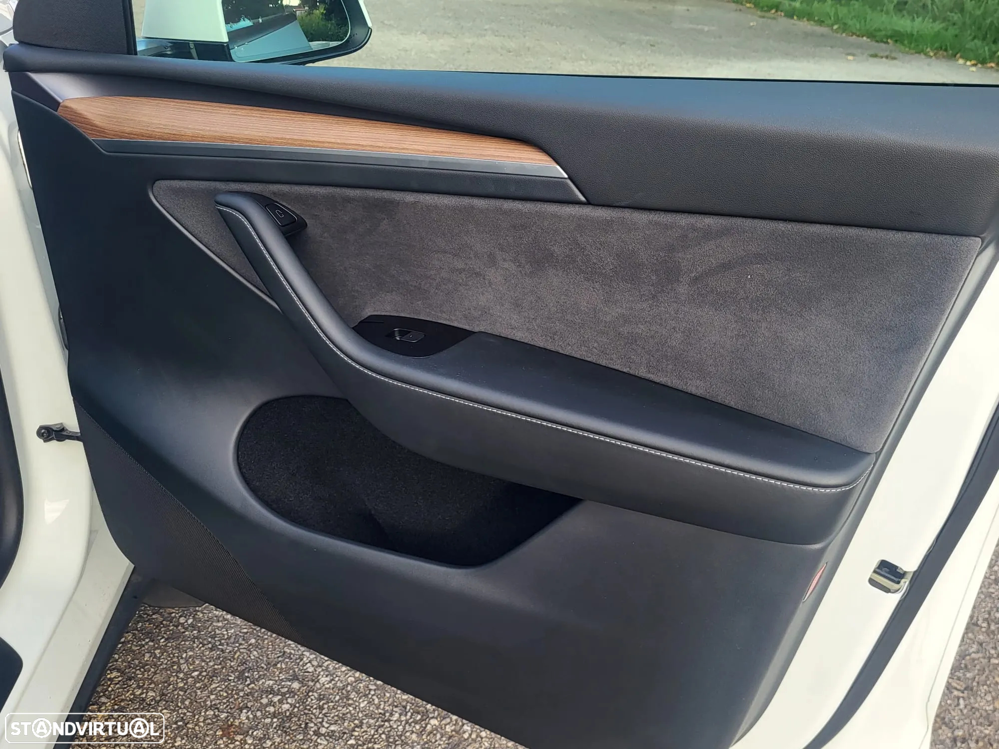 Tesla Model Y RWD - 13