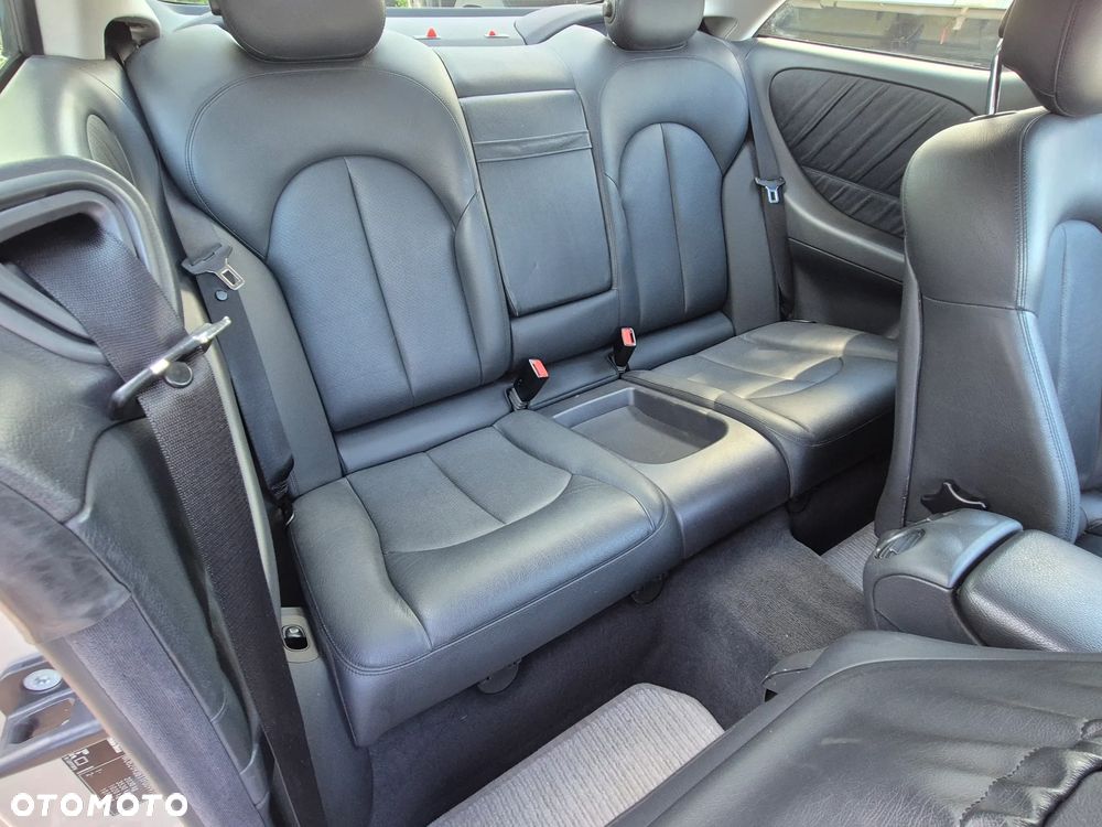 Mercedes-Benz CLK 240 Avantgarde - 29