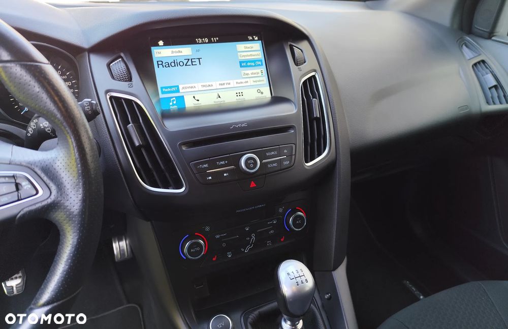 Ford Focus Turnier 1.5 EcoBoost Start-Stopp-System ST-Line - 25
