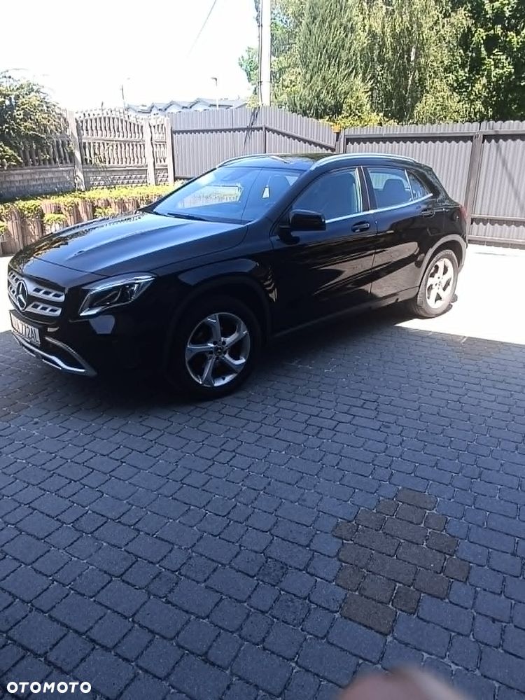 Mercedes-Benz GLA 200 7G-DCT Style - 1