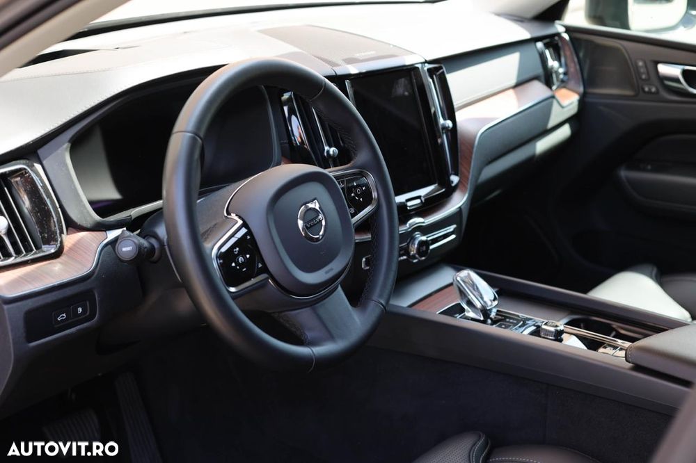 Volvo XC 60 T6 AWD Recharge Ultimate Black Edition - 6