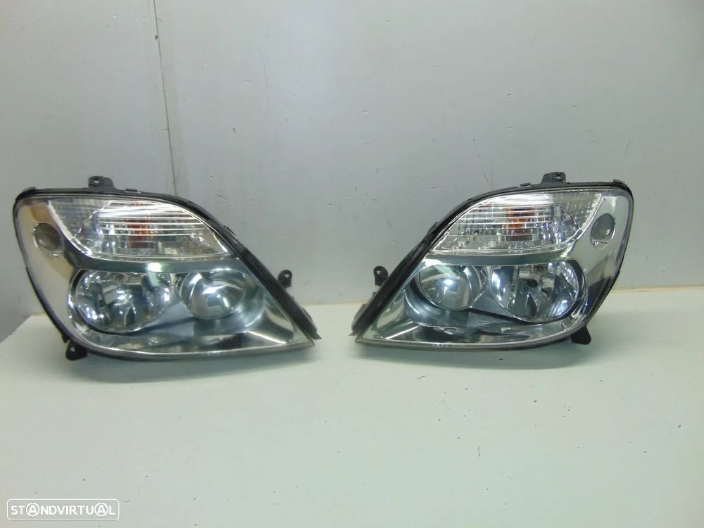 Renault Scenic RX4 faróis - 1