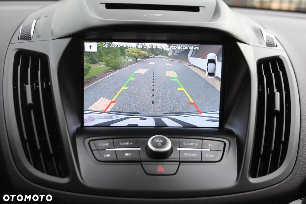 Ford Kuga 1.5 EcoBoost 2x4 Titanium - 25