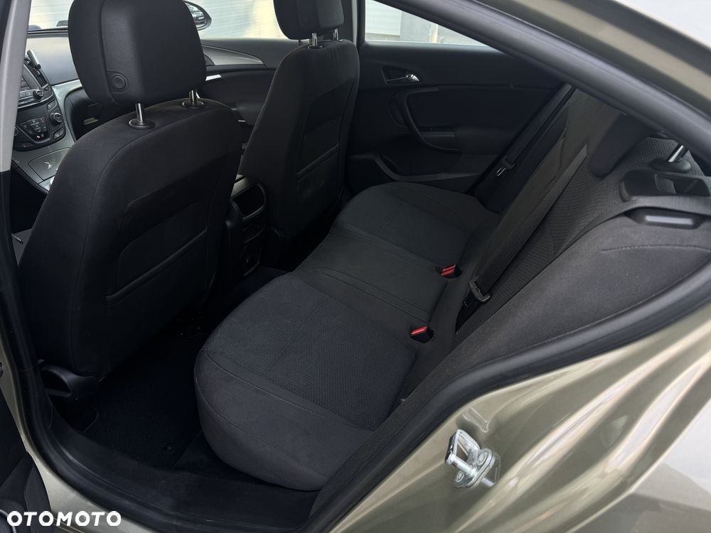 Opel Insignia 2.0 CDTI - 12