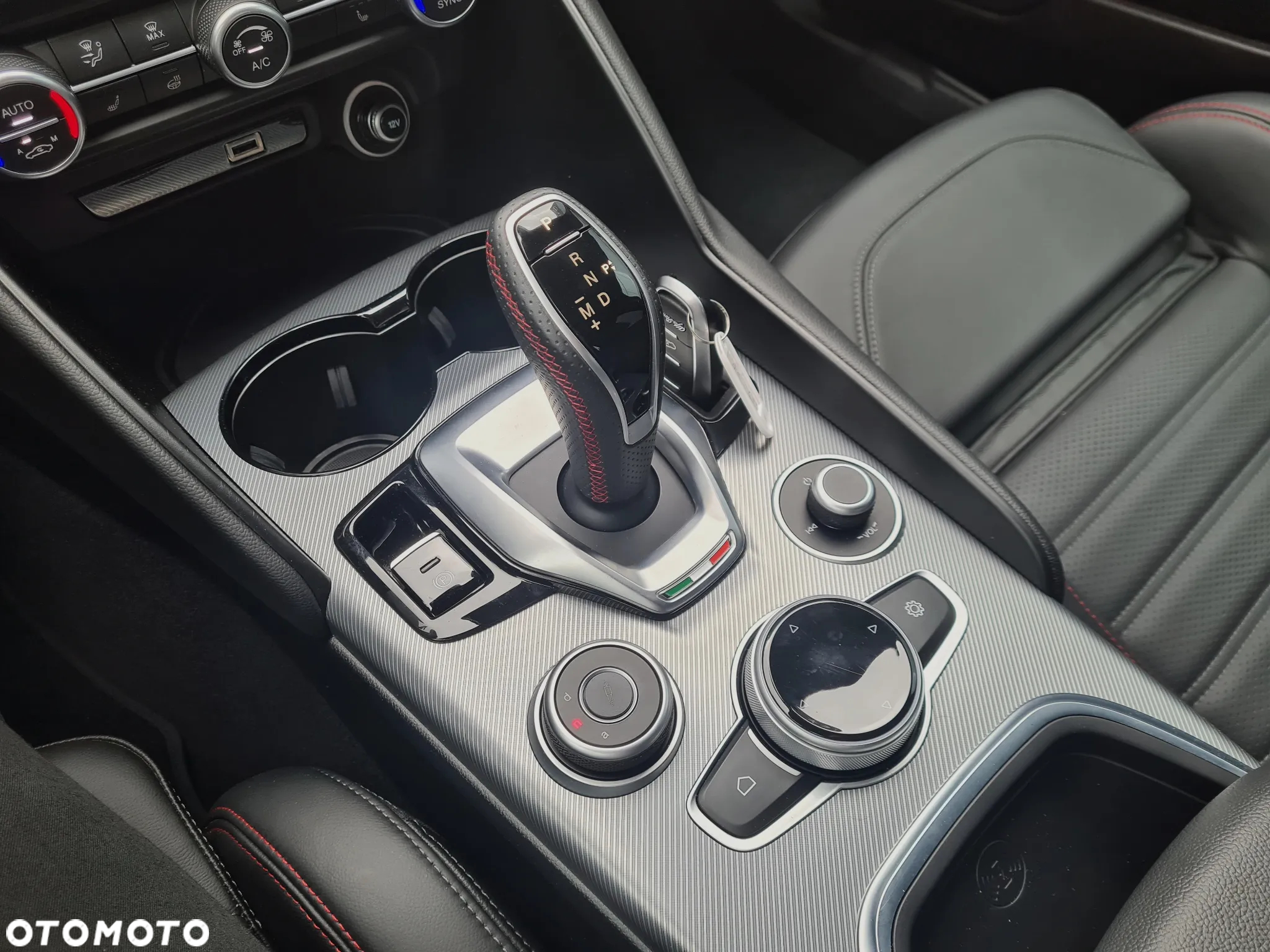 Alfa Romeo Giulia 2.0 Turbo 16V AT8-Q4 Competizione - 25