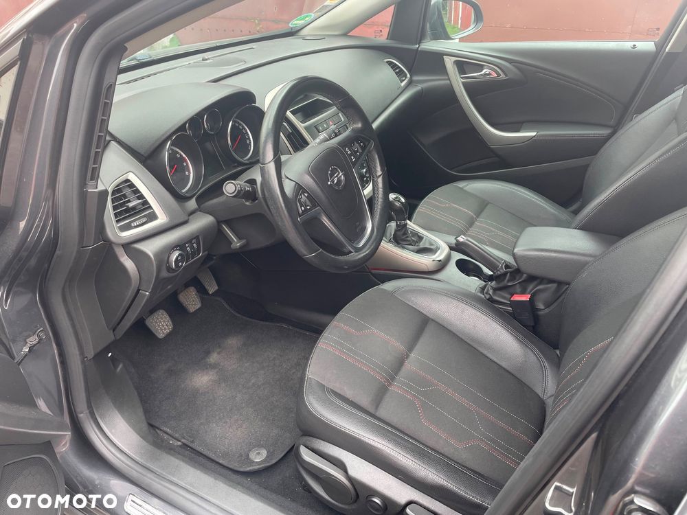 Opel Astra 1.4 150 Jahre - 7