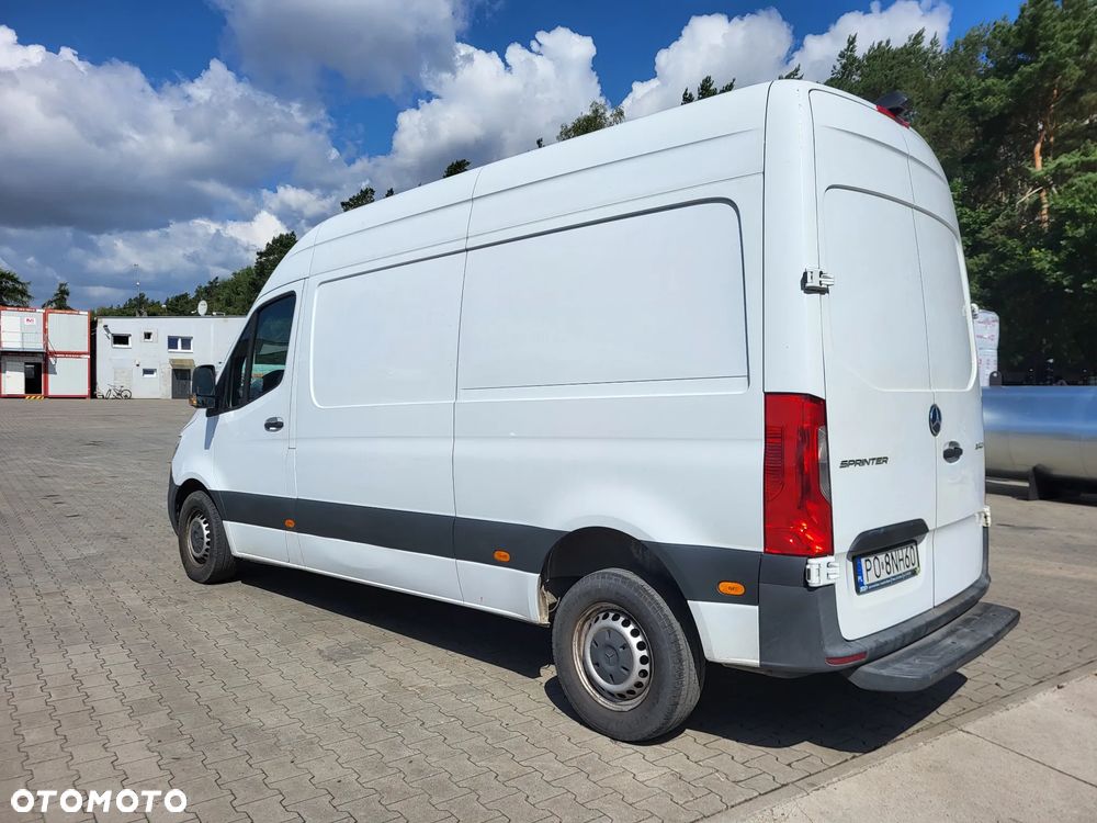 Mercedes-Benz Sprinter - 11
