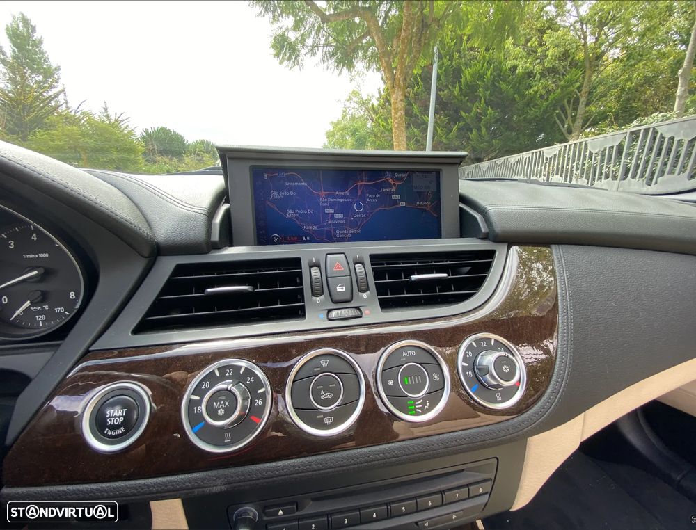 BMW Z4 35 is Auto - 15