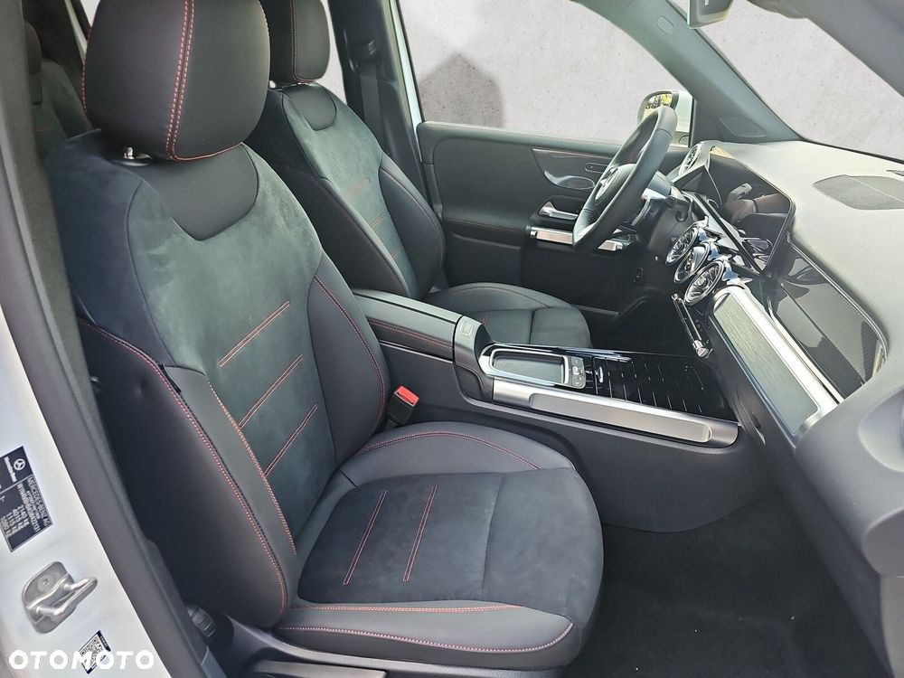 Mercedes-Benz GLB - 15