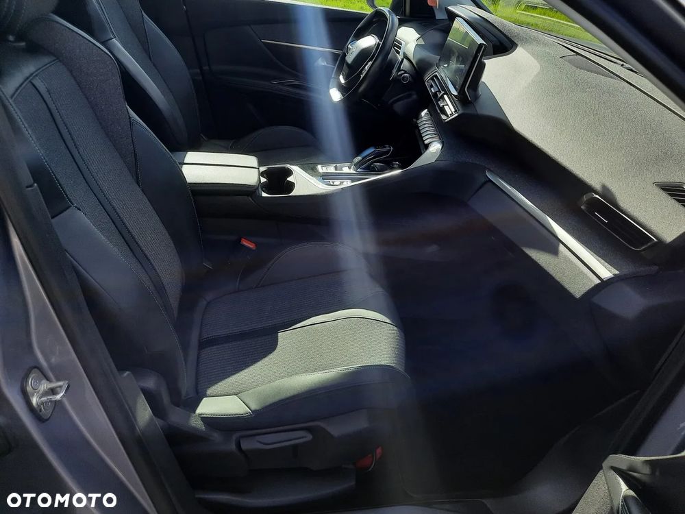 Peugeot 3008 1.5 BlueHDi Road Trip S&S EAT8 - 24