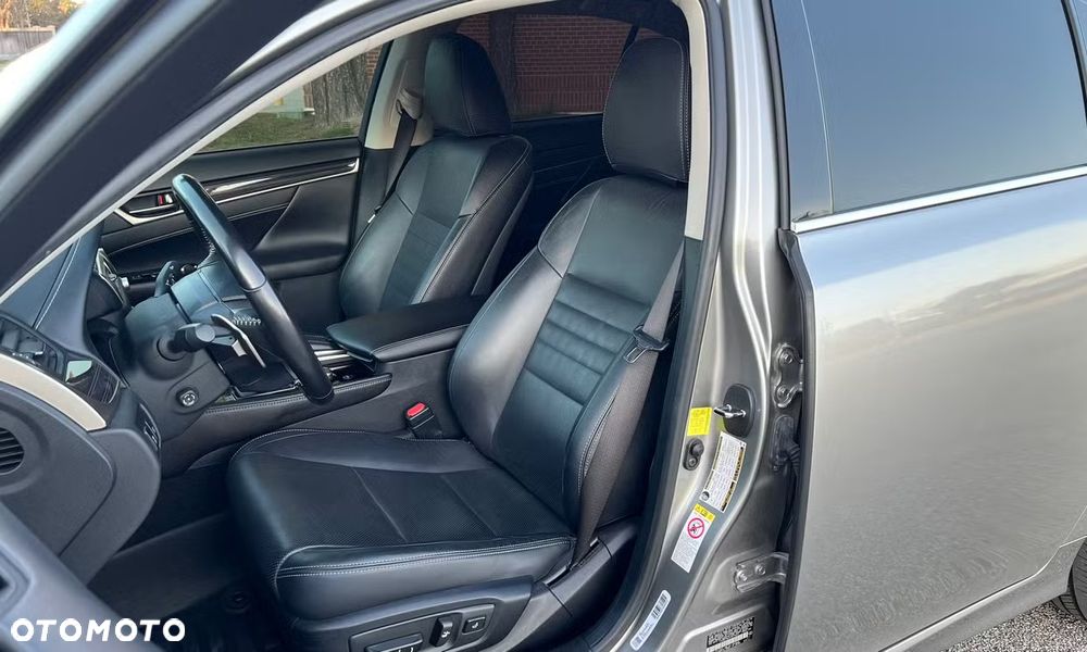 Lexus GS - 4