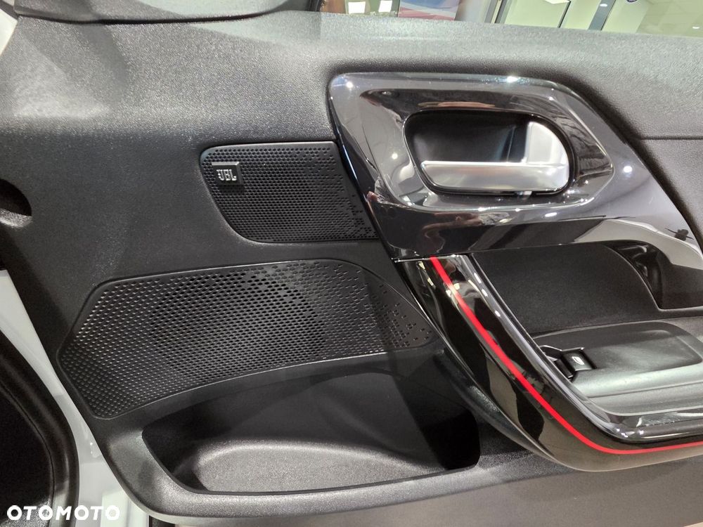 Peugeot 2008 1.2 PureTech Allure S&S - 8