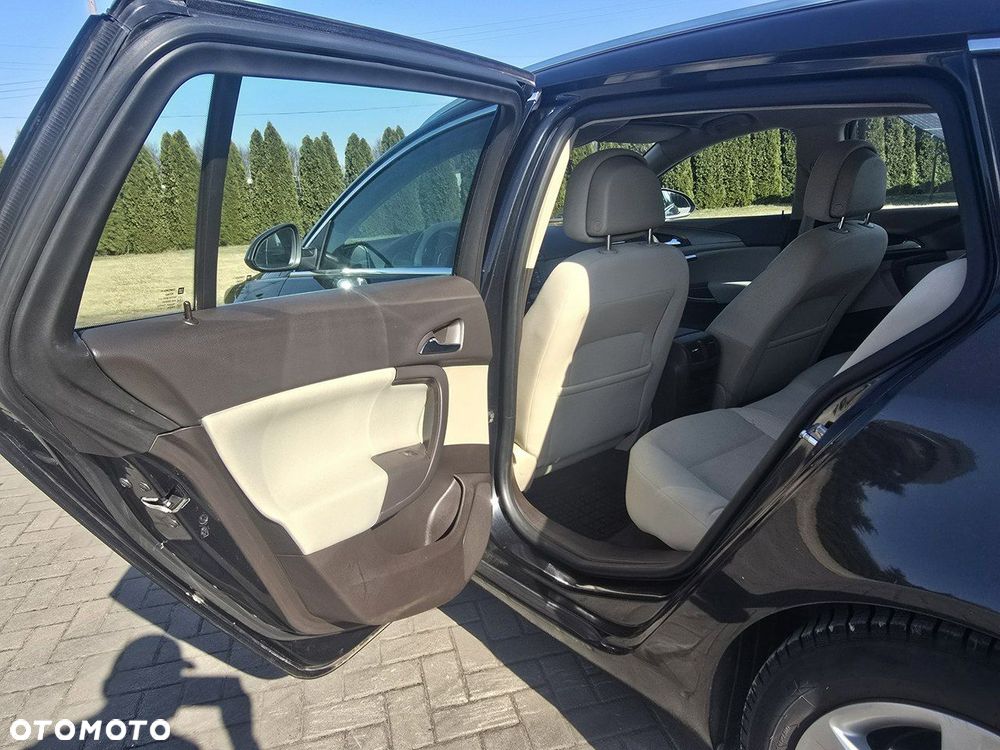 Opel Insignia - 15