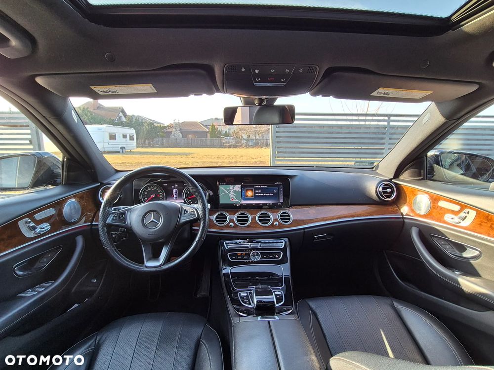 Mercedes-Benz Klasa E 300 9G-TRONIC AMG Line - 7