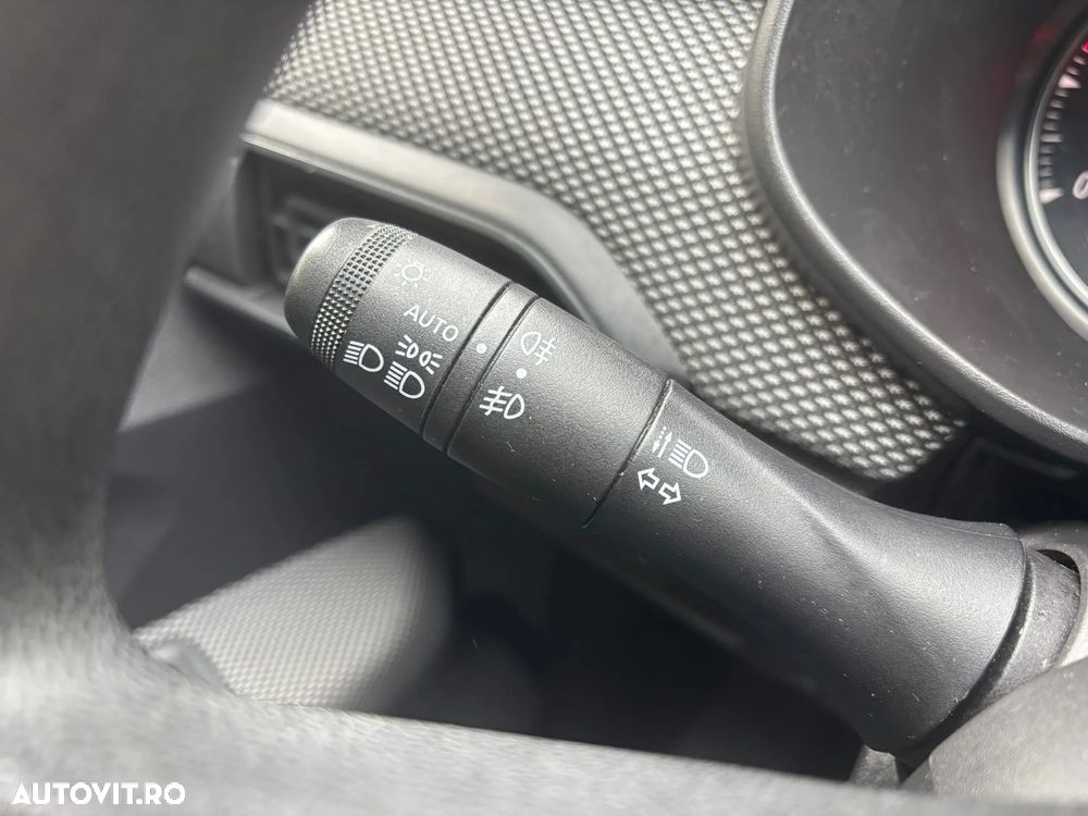 Dacia Logan TCe 90 MT6 Comfort - 31