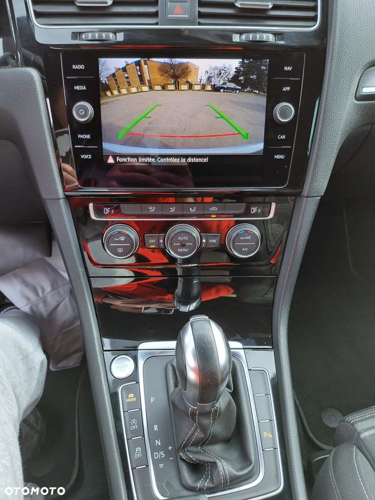 Volkswagen Golf - 21