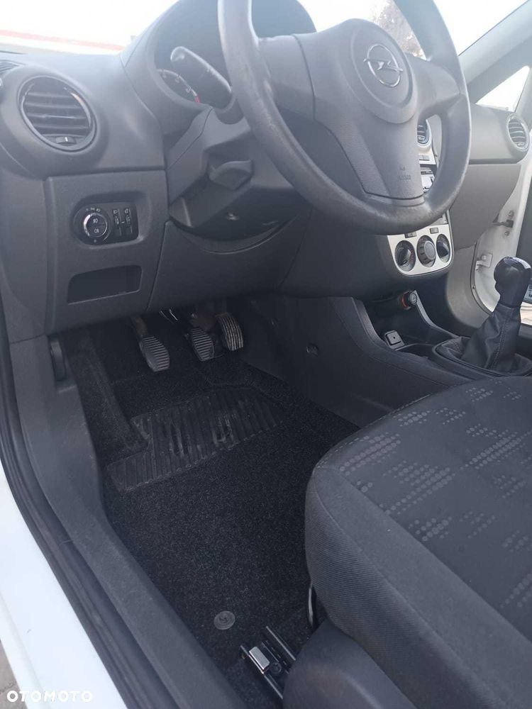 Opel Corsa - 8
