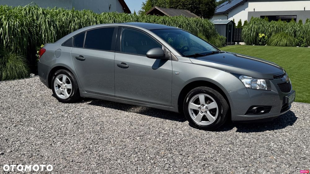 Chevrolet Cruze 1.6 LS - 15