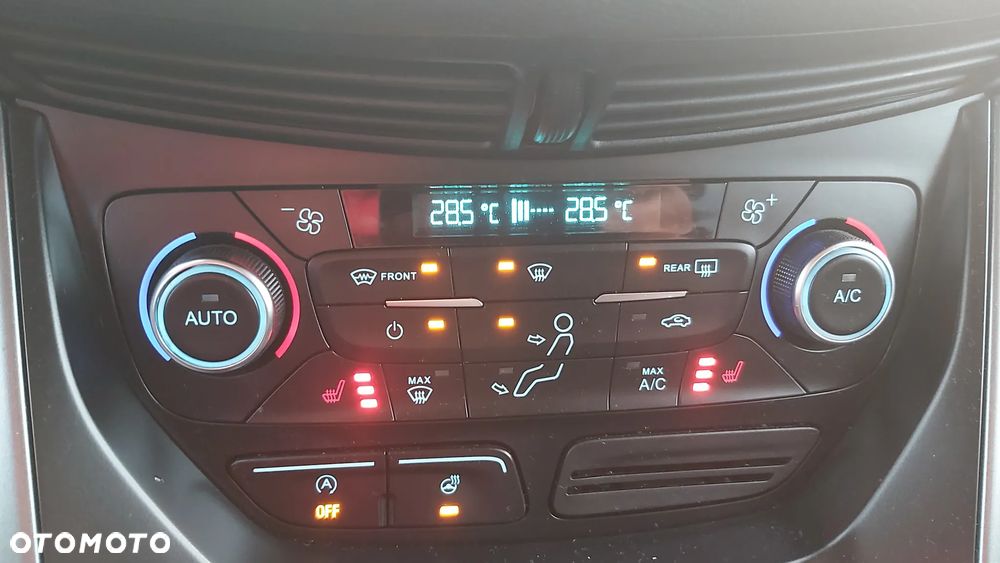 Ford Kuga 1.5 TDCi 2x4 Titanium - 29