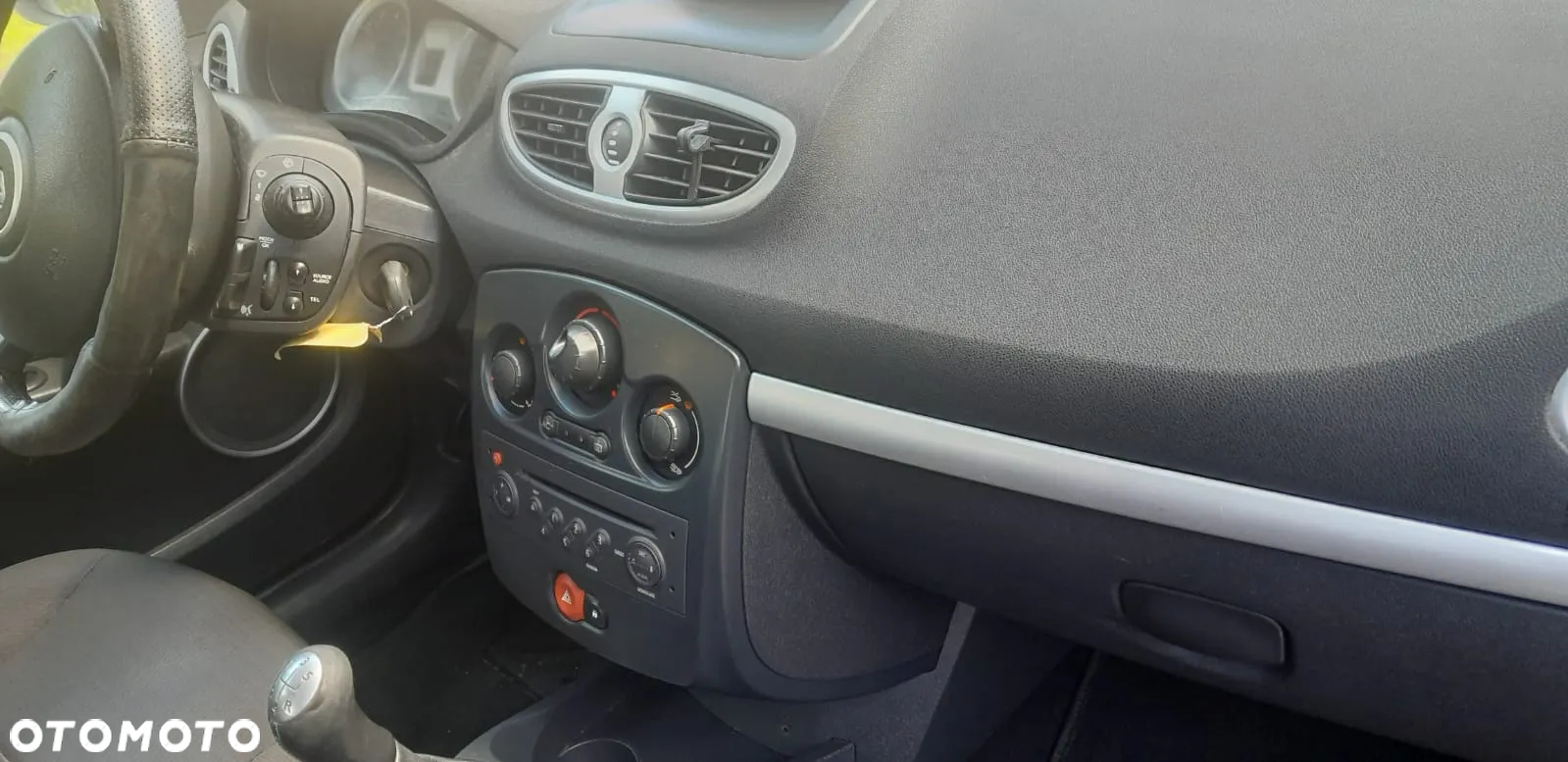 Renault Clio - 17