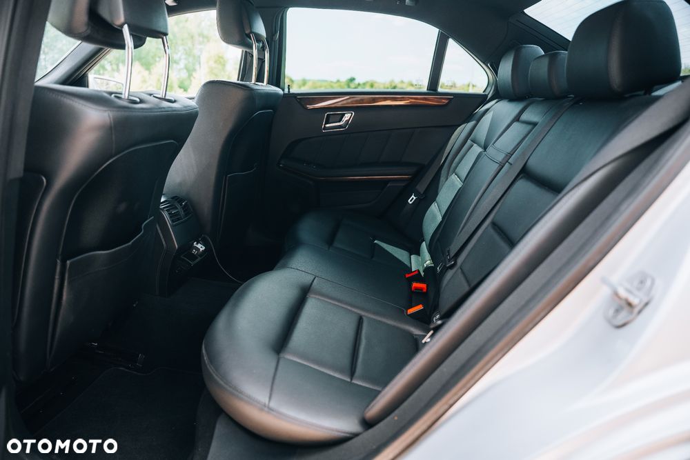 Mercedes-Benz Klasa E 350 BlueTec - 22