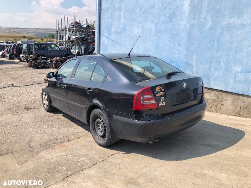 Dezmembrez piese Skoda Octavia 2 - 1