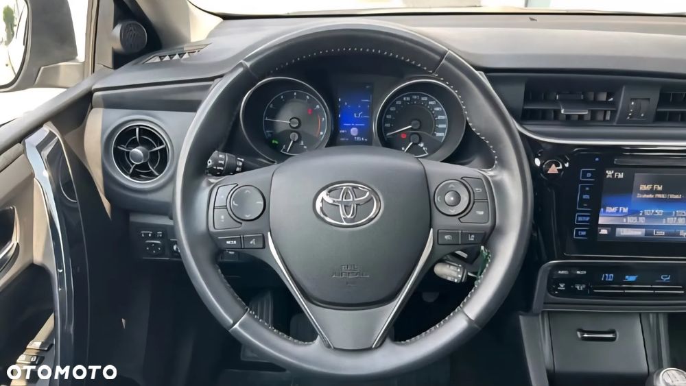 Toyota Auris 1.6 Premium - 16