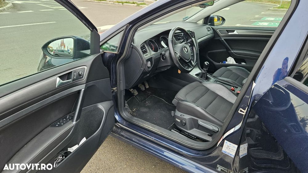 Volkswagen Golf - 3