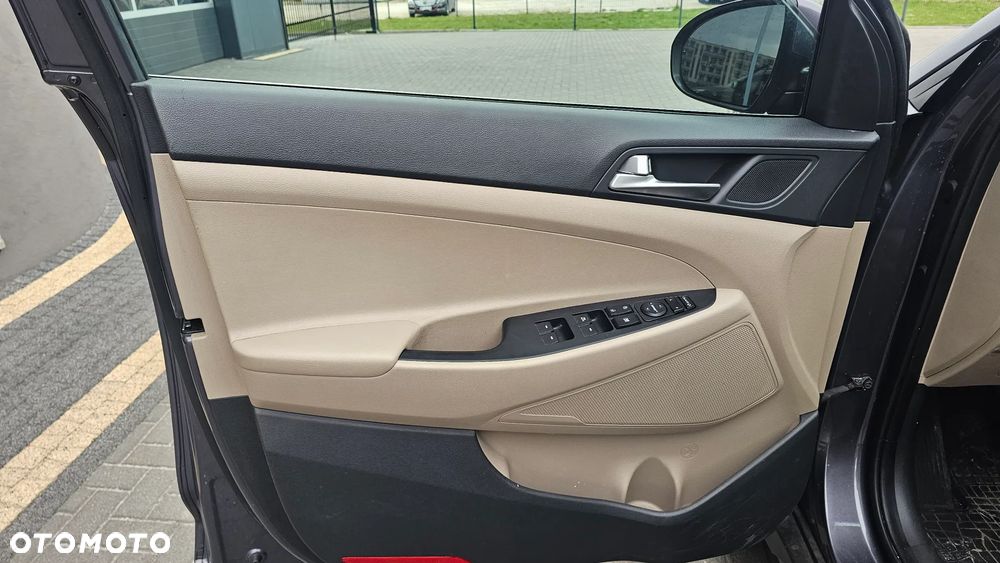 Hyundai Tucson blue 1.6 GDi 2WD Navi - 40