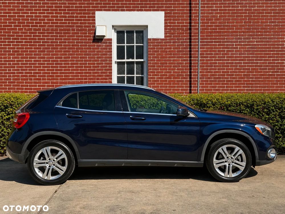 Mercedes-Benz GLA 250 4-Matic - 2