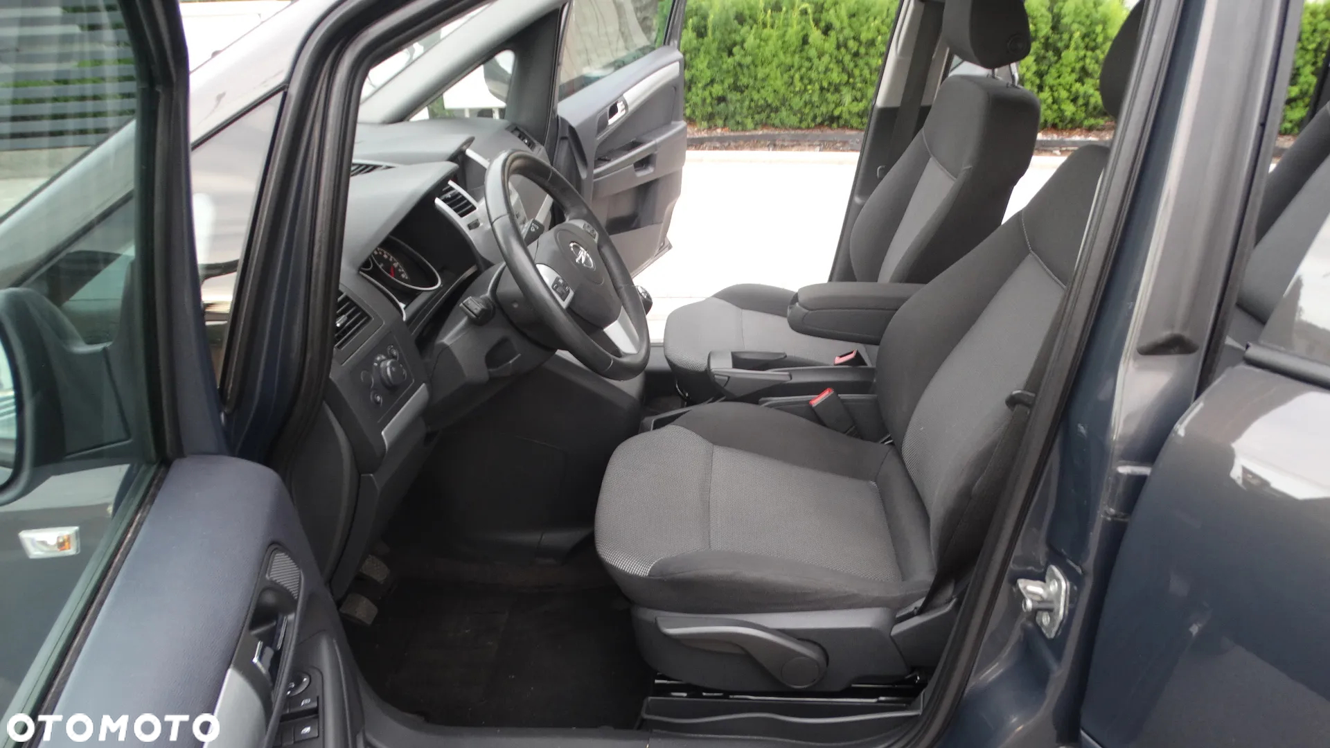 Opel Zafira 1.8 Edition Plus - 12