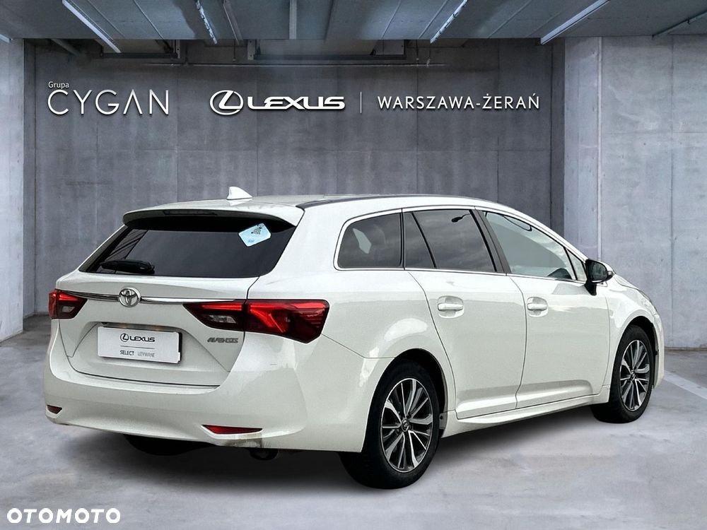Toyota Avensis 2.0 Premium MS - 7