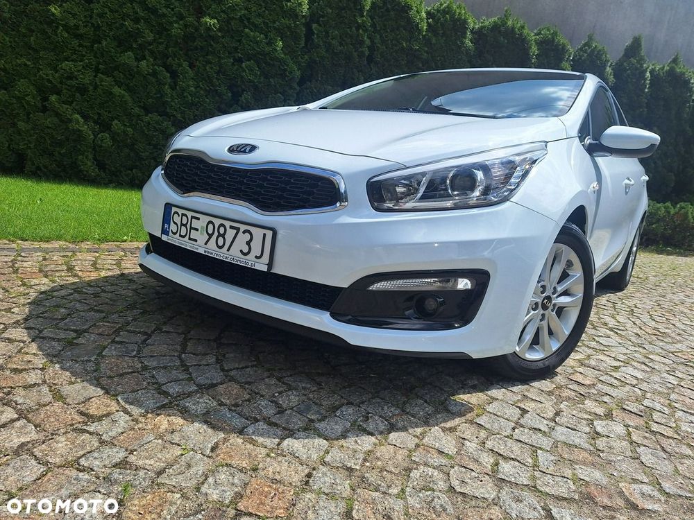 Kia Ceed - 34