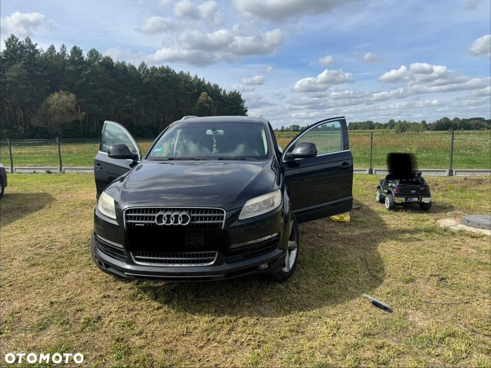 Audi Q7 - 1