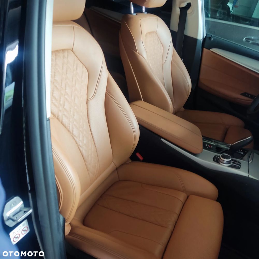 BMW Seria 5 520i mHEV Business Edition sport - 17