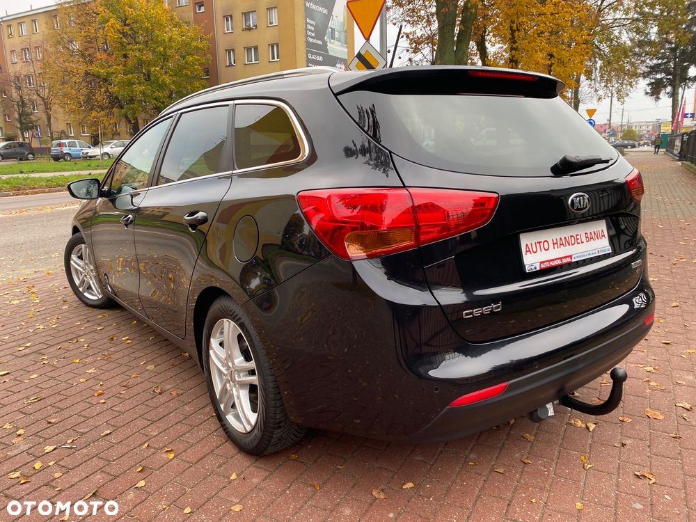Kia Ceed 1.6 GDI Dream Team Edition - 24