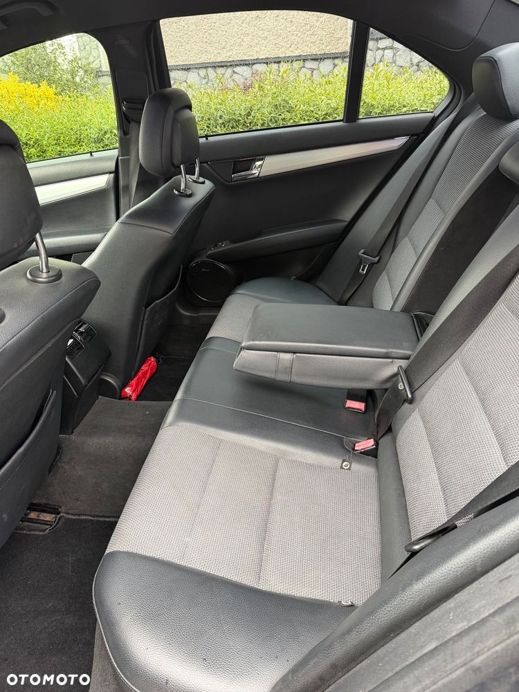Mercedes-Benz Klasa C 320 CDI Elegance 4-Matic - 13