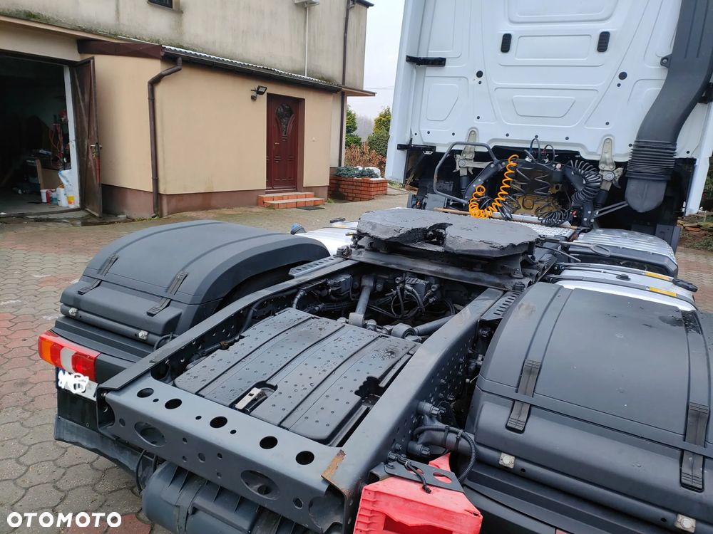 Mercedes-Benz Actros 1851 - 11